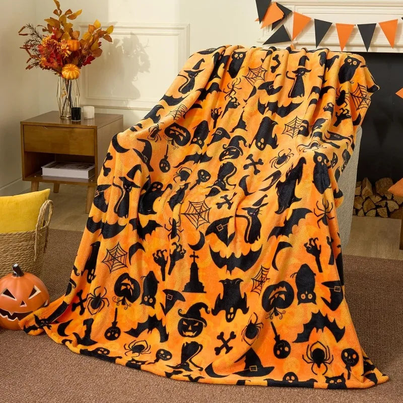 Halloween Throw Blanket - Soft Pumpkin & Bat Flannel Blanket for Bed, Sofa & Decor